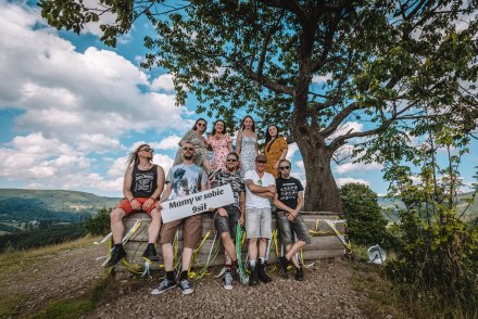 Zdjęcie pod magicznym drzewem