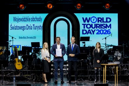 Wiślańscy laureaci Dyplomów Marszałka Województwa Śląskiego za Zasługi dla Rozwoju Turystyki 2026 podczas uroczystości w Bielsku-Białej.