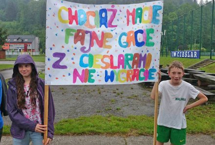 Doping kibiców podczas II Turnieju Rodów Wiślańskich pomiędzy Cieślarami, Pilchami a Wisełkami. (fot) Bolesław Cieślar