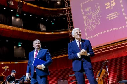 Marszałek Jakub Chełstowski i były premier Jerzy Buzek/fot. Tomasz Żak UMWS