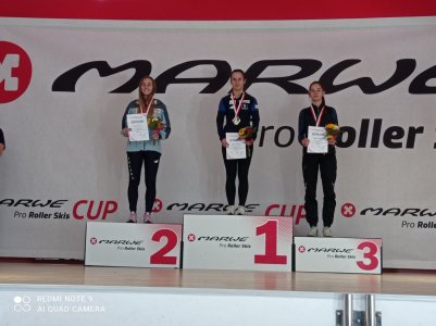 Aleksandra Raszka zawodniczka WSS Wisła na III miejscu podium