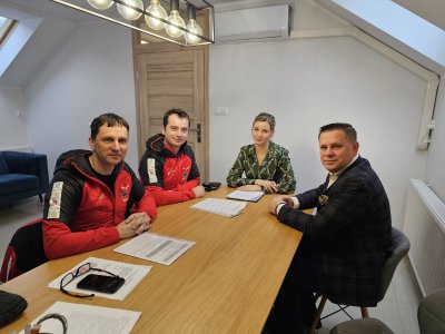 Podpisanie umowy między miastem a GOPR-em