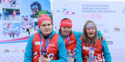 Uczestnicy z medalem