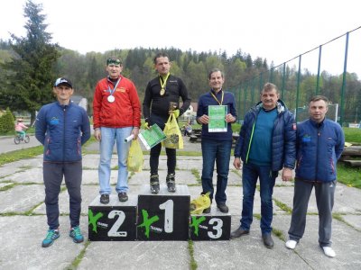 Zawodnicy z kategorii M6 na podium