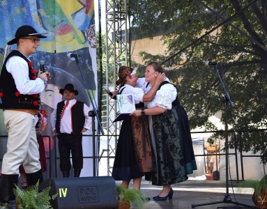 Koncert kapel na małej estradzie