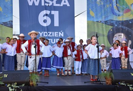 Koncert kapel na małej estradzie