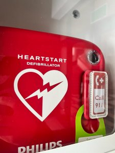 AED w Domu Zdrojowym na Placu Hoffa w Wiśle