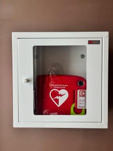 AED w Domu Zdrojowym na Placu Hoffa w Wiśle