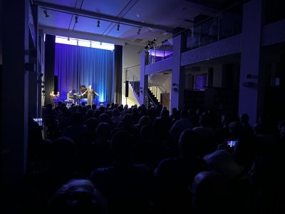 Katarzyna Pakosińska "Trzy dekady śmiechu"