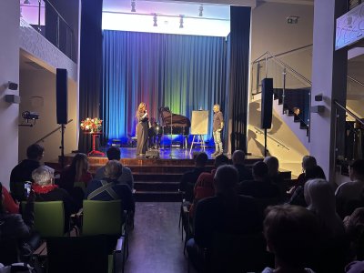 Katarzyna Pakosińska "Trzy dekady śmiechu"