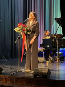 Katarzyna Pakosińska "Trzy dekady śmiechu"