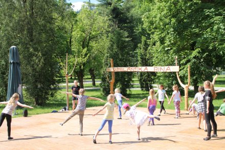 Zajęcia taneczne na Binie