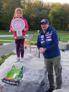 Adam Małysz z nagrodzoną zawodniczką