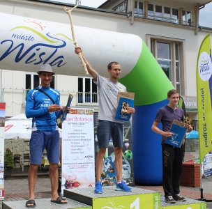 Najlepsi zawodnicy na podium