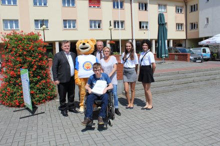 Zdjęcie grupowe osób zaangażowanych w akcję