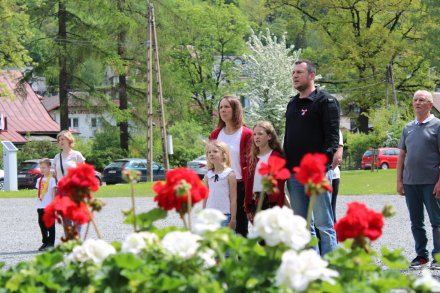 Złożenie kwiatów pod Pomnikiem Poległych i Walczących o Polskość i Wolność Ojczyzny