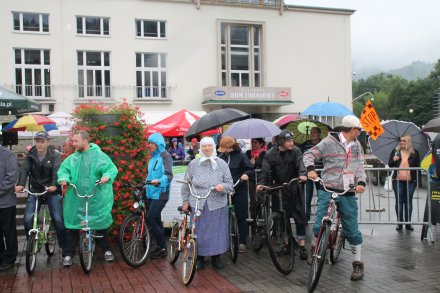 Uczestnicy rowerowego Rajdu Retro