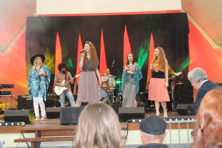 Koncert „Za czym kolejka ta stoi”