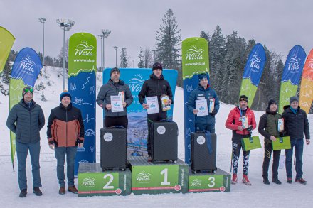 Dekoracje najlepszych IV Biegu o Puchar Wisły