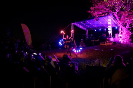 Ledowy pokaz grupy Nam Tara