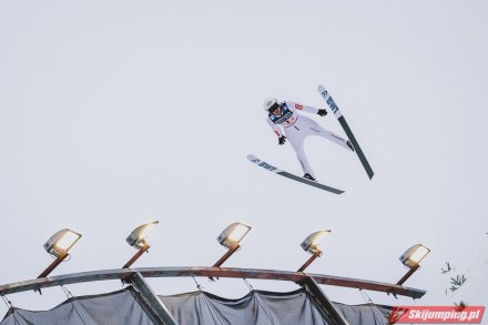 Piotr Żyła w powietrzu/fot. T. Mieczyński, skijumping.pl