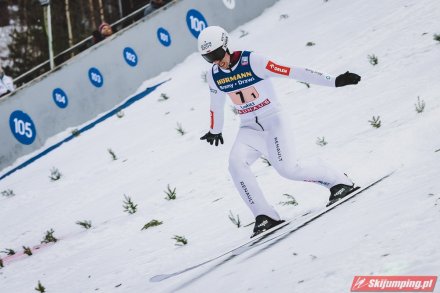 Lądowanie Piotra Żyły/fot. T. Mieczyński, skijumping.pl