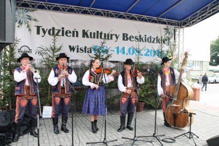 Koncert zespołu "Jakubkowianie" na placu Hoffa