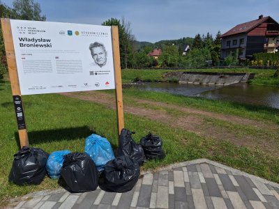 ING Lease Polska podczas akcji sprzątania Wisły