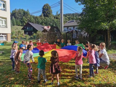 zabawy przedszkolaków