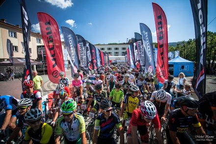 Honorowy start maratonu z płyty rynku