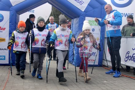 Polskie szaliki w górze