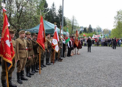 Uczestnicy Zgrupowania "Bartka" podczas uroczystości
