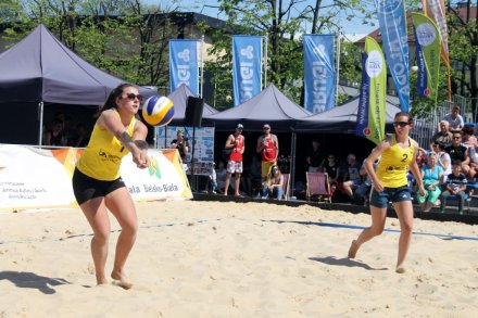 Adrianna Gaś przyjmuje piłkę