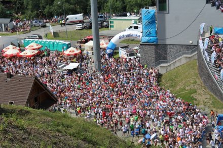 Kibice na skoczni w Malince