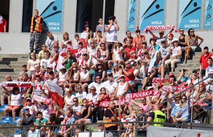 Kibice na skoczni w Malince