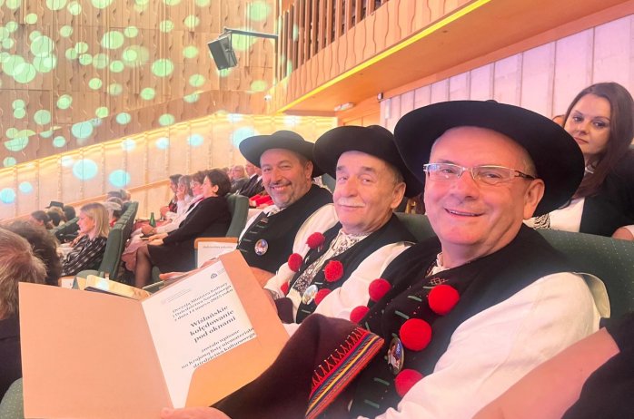 wiślańskie śpiewanie pod oknami