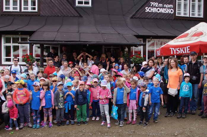 Zdjęcie grupowe z wycieczki na Soszów