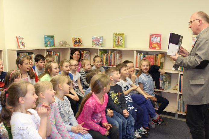 Spotkanie dzieci ze Zbigniewem Machejem