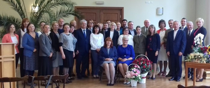 Pamiątkowe zdjęcie uczestników ceremonii