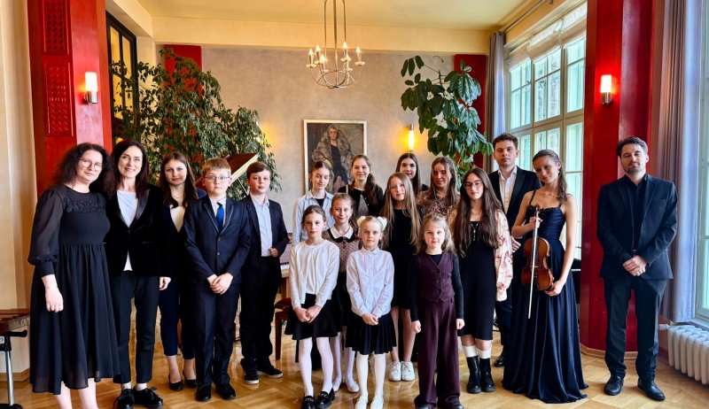 Koncert uczniów Społecznego Ogniska Muzycznego w Wiśle w Rezydencji Prezydenta RP