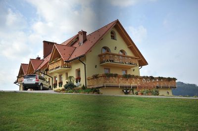 Karolowy Dwór