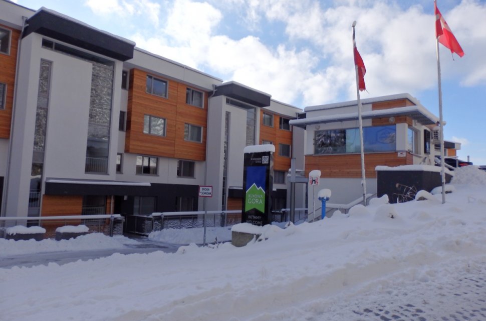 Apartamentowiec z zewnątrz