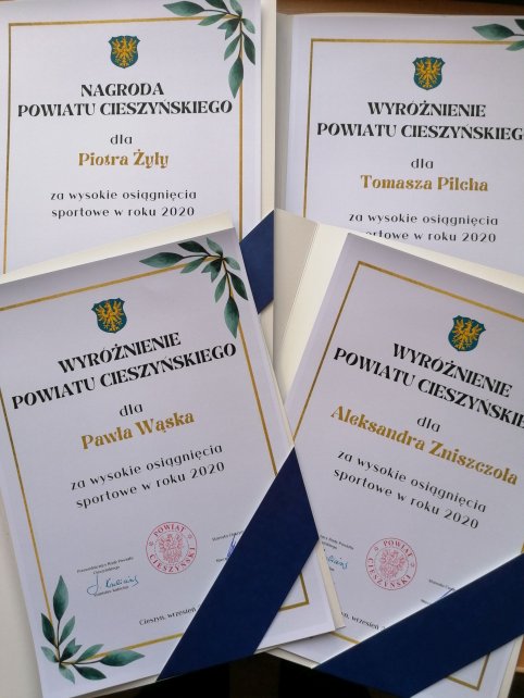 Dyplomy wyróżnionych sportowców